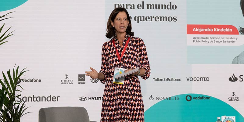 Alejandra Kindelán, directora del Servicio de Estudios, Public Policy y Relaciones Institucionales de Banco Santander: 'Podemos y debemos ser optimistas'
