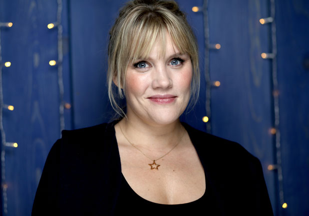 emerald-fennell-nominada-mejor-direccion-globos-de-oro-1