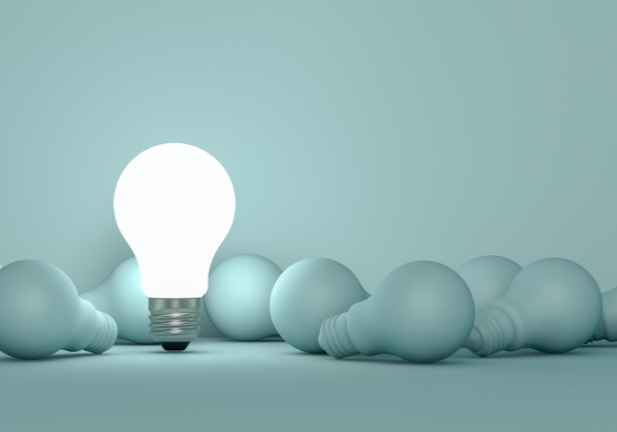 Tres trucos para desarrollar el carisma si aspiras a dejar huella en la oficina y liderar equipos