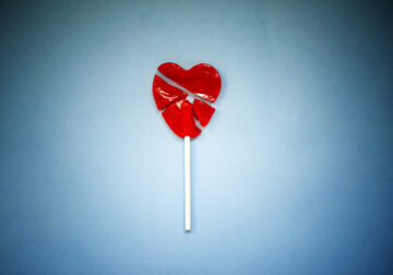 La conexión tóxica entre la seducción y la bolsa: de los criptonovios de Tinder al inversor timador más famoso del Upper East Side