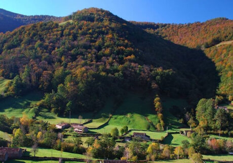 La Vega de Pas, el pueblo medieval de Cantabria donde hacer una (golosa) ruta gastronómica